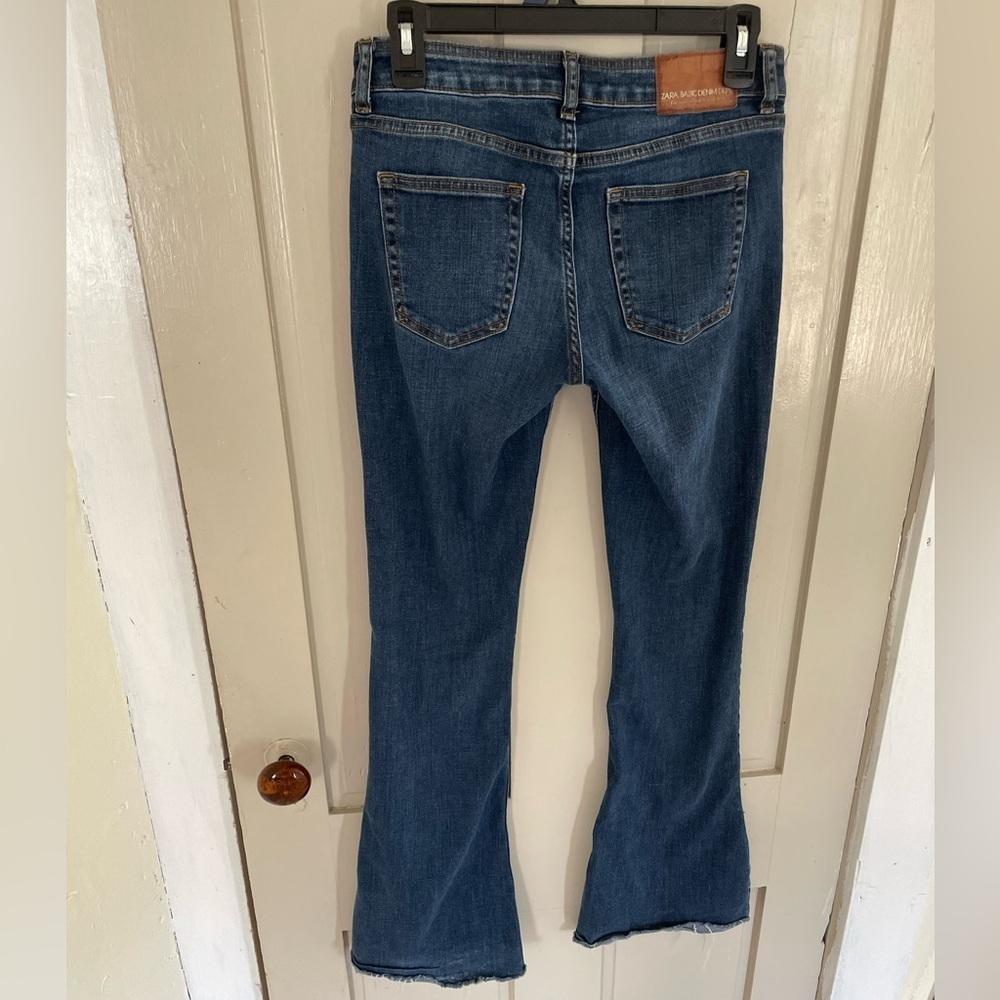 Zara Basic Denim Blue Flare Frayed Wide Leg Jeans Business Casual Cute NWOT - Picture 5 of 11
